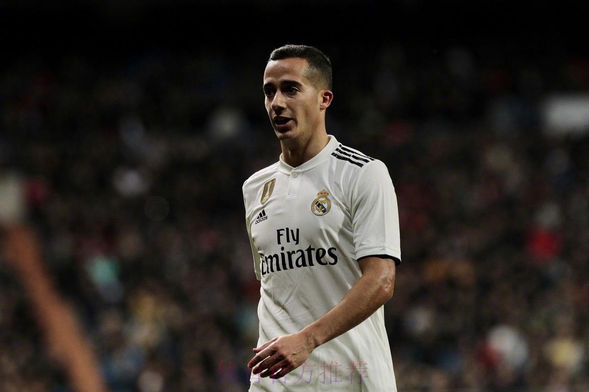 皇马官方:巴斯克斯右脚踝胫腓扭伤 恢复情况待定 皇马官方:巴斯克斯右脚踝胫腓扭伤 恢复情况待定